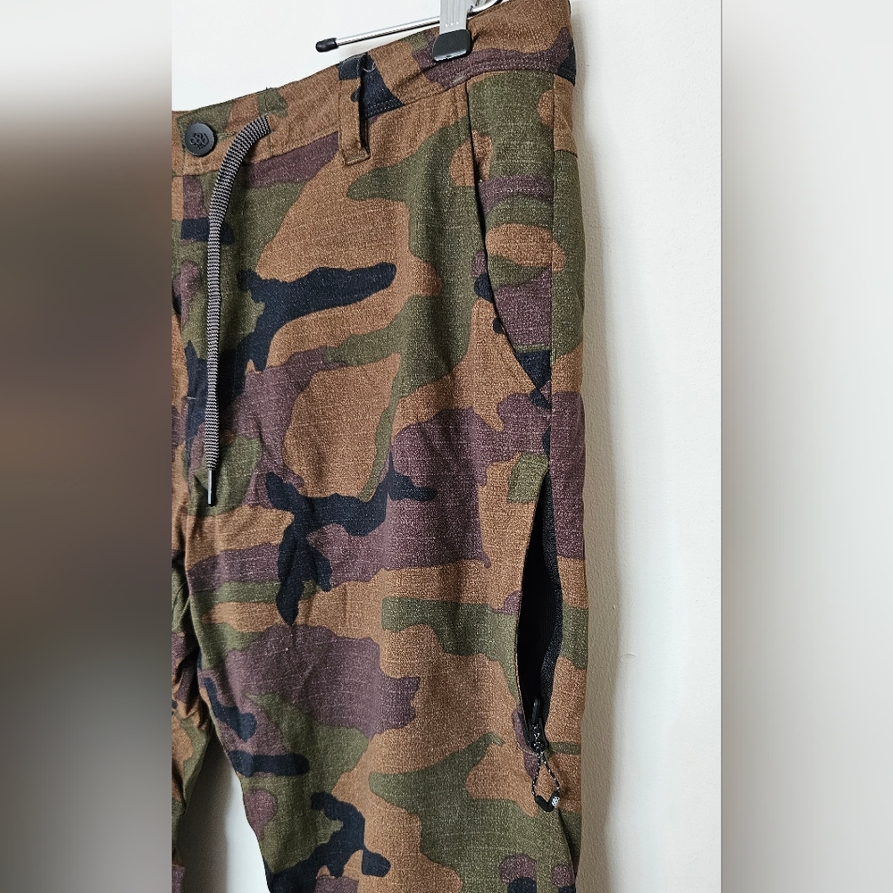 686 Men’s Camo Cargo Pants - Everywhere® Merino-Lined Pant - Picture 2 of 7